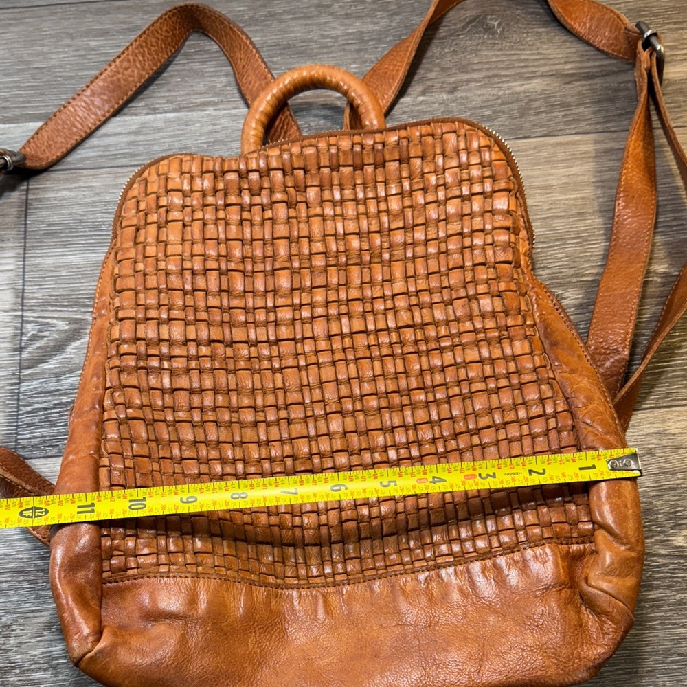 Vilenca Holland Brown Leather Backpack - Picture 7 of 11